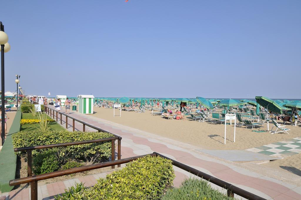 Hotel Jadran Lido di Jesolo Exterior foto